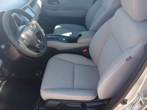 Used 2016 Honda HR-V EX image 11