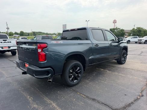 Used 2020 Chevrolet Silverado 1500 Custom w/ Custom Value Package AWD/4WD image 3