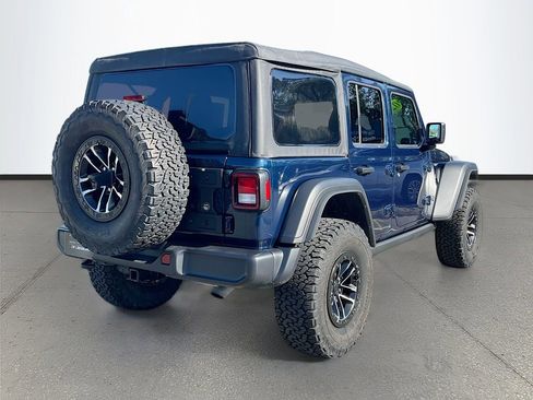 Used 2025 Jeep Wrangler Willys image 7