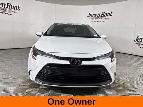 Used 2026 Toyota Corolla LE FWD image 3
