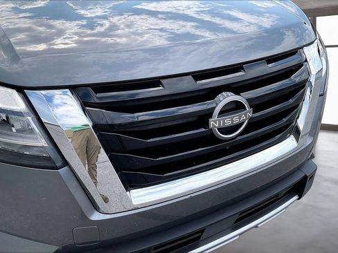 Used 2022 Nissan Pathfinder SL FWD image 31