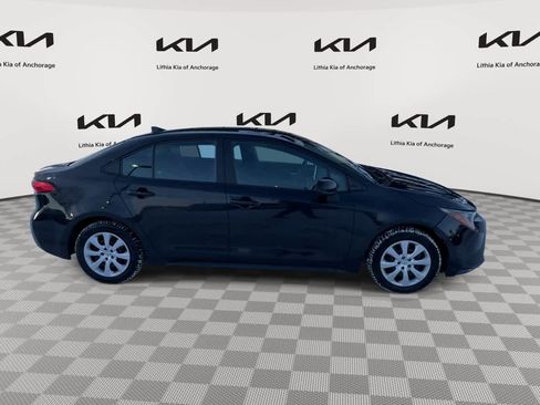Used 2021 Toyota Corolla LE image 9