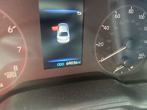 Used 2024 Toyota Corolla LE image 2