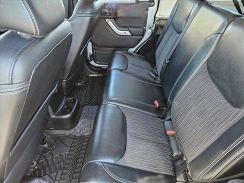 Used 2014 Jeep Wrangler Freedom Edition image 17
