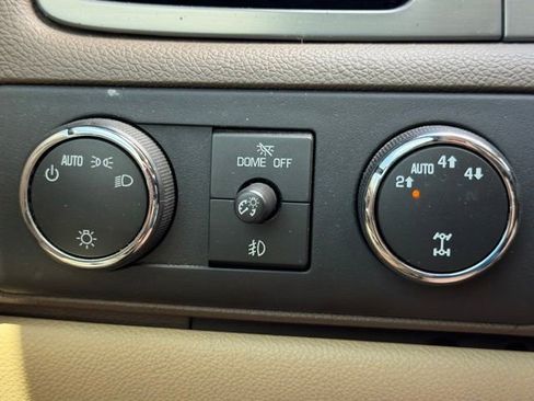 Used 2011 Chevrolet Avalanche LT w/ Luxury Package AWD/4WD image 20