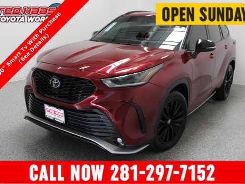 Used 2023 Toyota Highlander XSE FWD image 1
