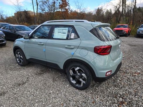 New 2026 Hyundai Venue SEL image 3