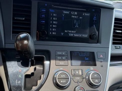 Used 2016 Toyota Sienna XLE w/ Outdoor Package AWD/4WD image 23