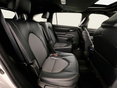 Used 2022 Toyota Highlander XSE image 20
