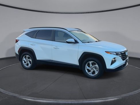 Used 2022 Hyundai Tucson SEL w/ Winter Package AWD/4WD image 2