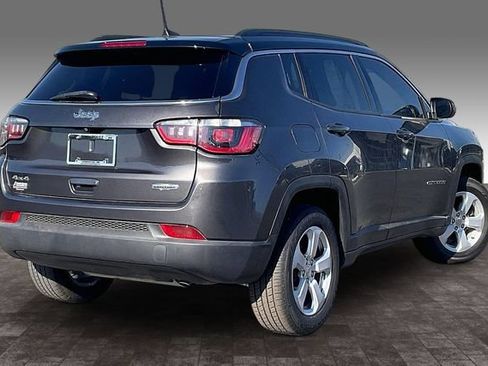 Used 2018 Jeep Compass Latitude w/ Popular Equipment Group AWD/4WD image 2