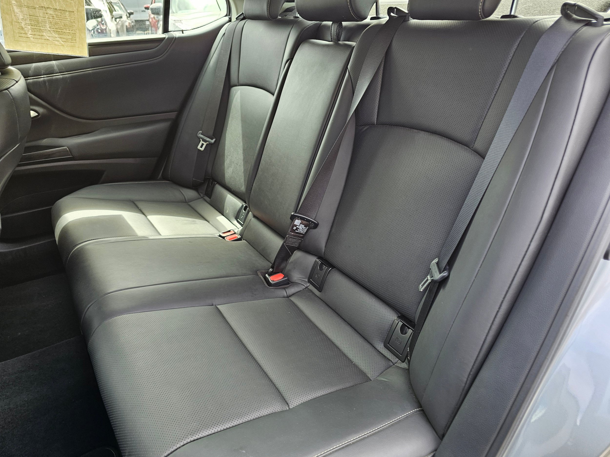 Used 2025 Lexus ES 300h w/ Premium Package FWD image 18