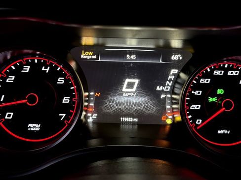 Used 2016 Dodge Charger R/T Scat Pack w/ Technology Group RWD image 29