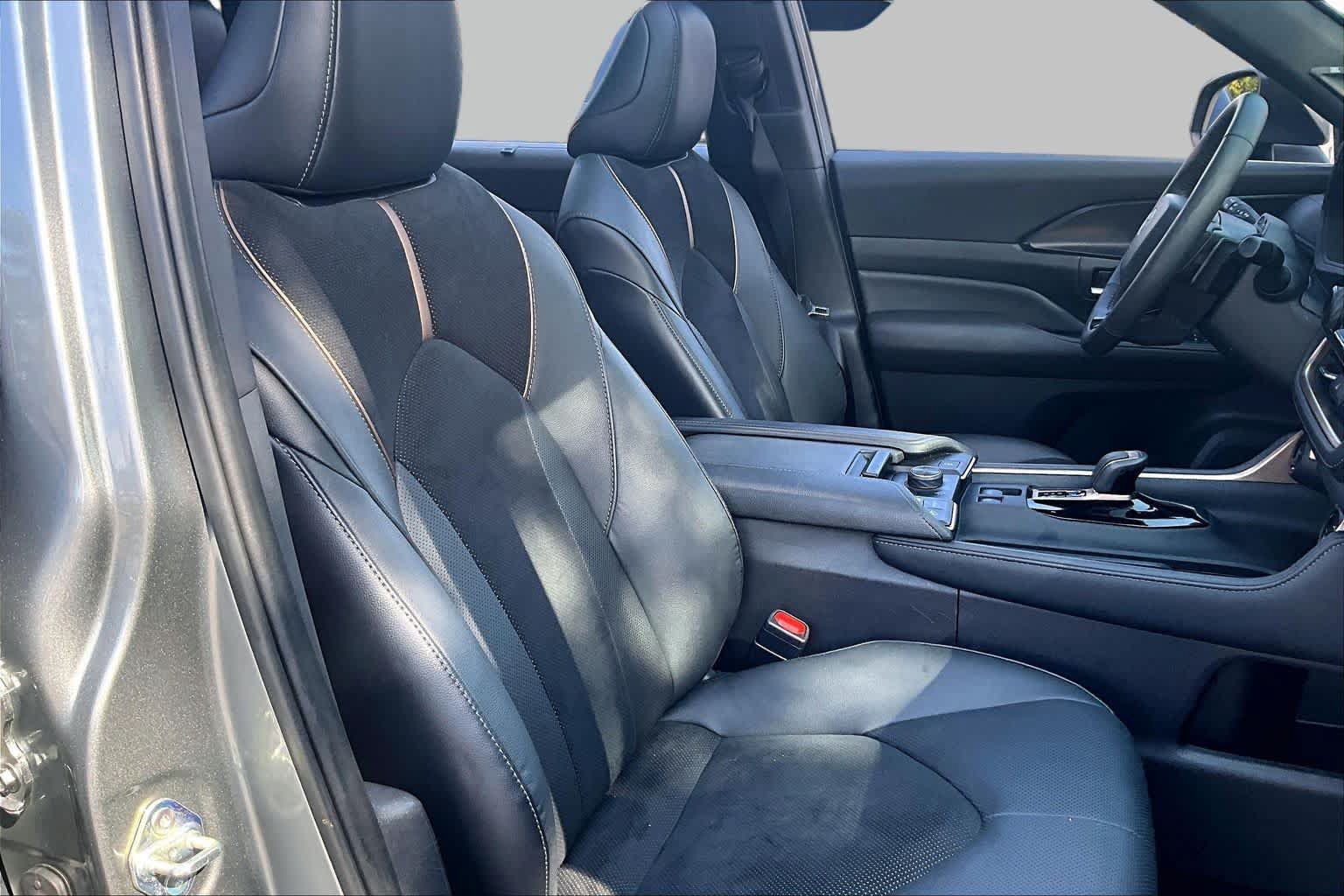 Used 2025 Toyota Grand Highlander AWD Hybrid image 9