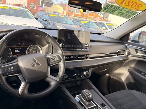 Used 2024 Mitsubishi Outlander Ralliart image 17