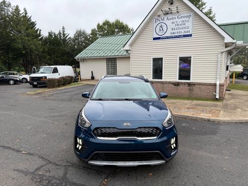 Used 2020 Kia Niro LX FWD image 2