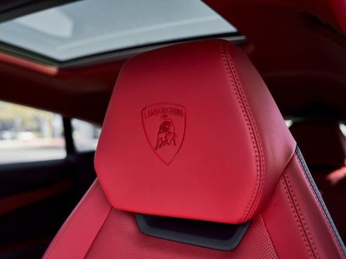 Used 2024 Lamborghini Urus S AWD/4WD image 48