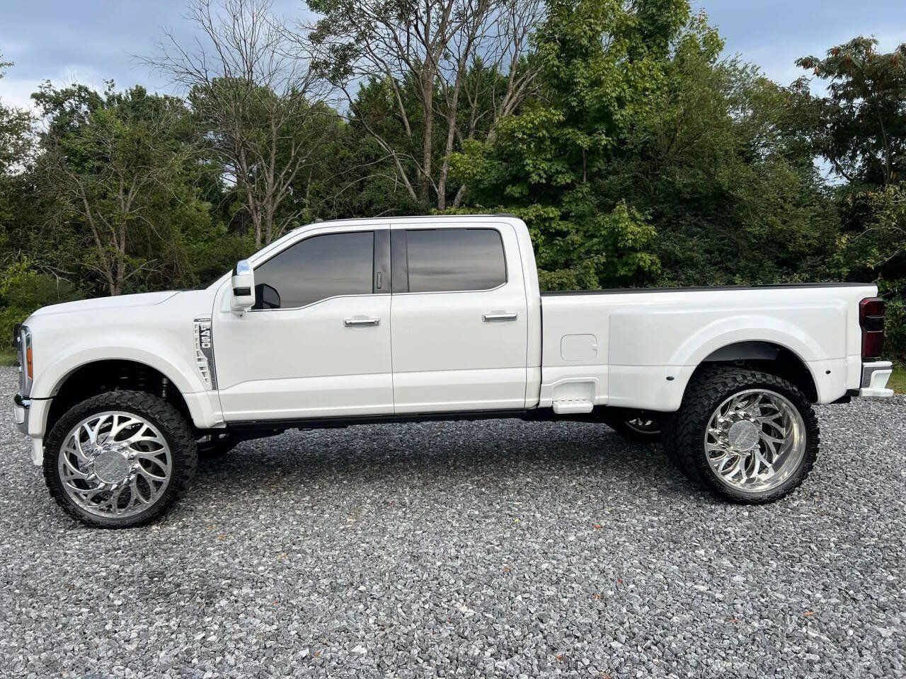 Used 2023 Ford F450 Lariat w/ Chrome Package AWD/4WD image 4