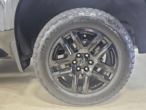 Certified 2026 Chevrolet Silverado 1500 RST AWD/4WD image 38
