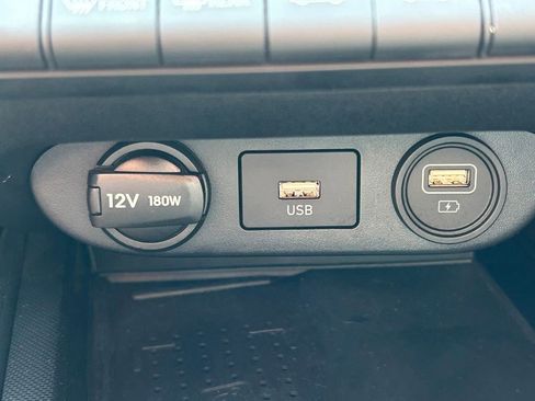 Used 2023 Hyundai Elantra Limited image 28