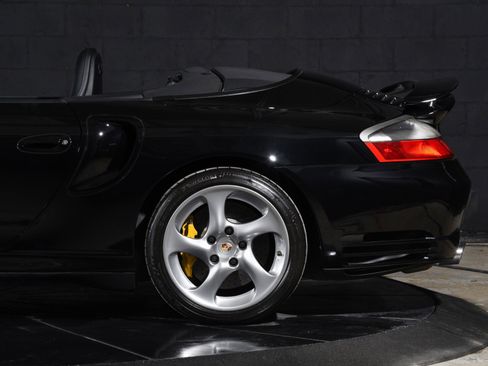 Used 2005 Porsche 911 Turbo AWD/4WD image 22