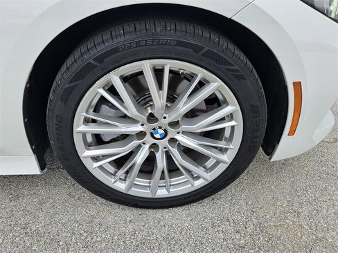 Used 2023 BMW 330i Sedan w/ Premium Package image 37