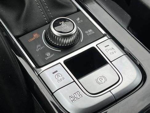 Used 2022 Kia Telluride LX image 36