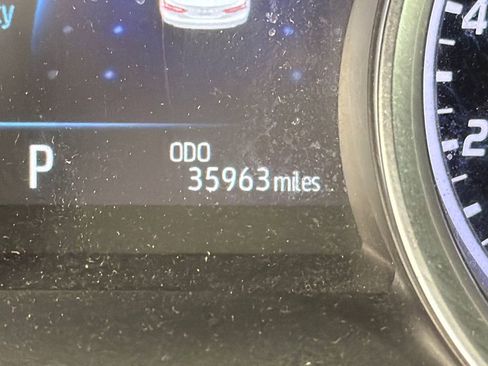 Used 2018 Toyota Camry XLE image 28