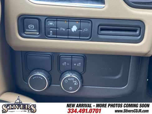 Used 2021 Chevrolet Suburban Premier RWD image 34