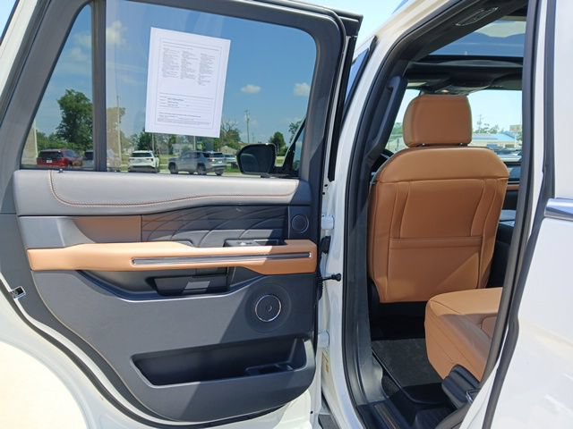 Used 2023 Ford Expedition Platinum AWD/4WD image 24