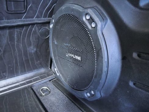 Used 2019 Jeep Wrangler Unlimited Sahara w/ Uconnect 4C Nav & Sound Group AWD/4WD image 8
