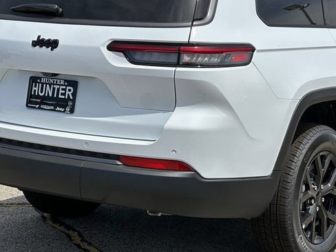 New 2026 Jeep Grand Cherokee L 4WD image 8
