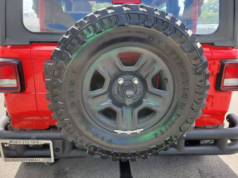 Used 2018 Jeep Wrangler Sport AWD/4WD image 14