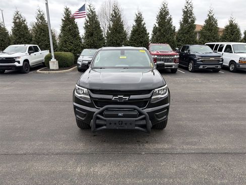 Used 2020 Chevrolet Colorado W/T w/ Custom Special Edition image 3