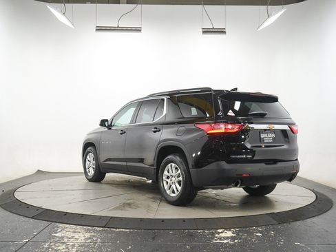 Used 2021 Chevrolet Traverse LT AWD/4WD image 3