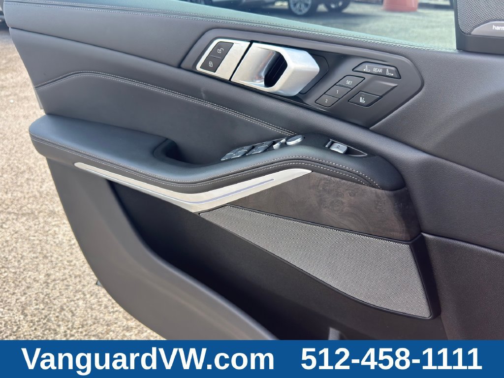 Used 2023 BMW X7 xDrive40i w/ Premium Package AWD/4WD image 23
