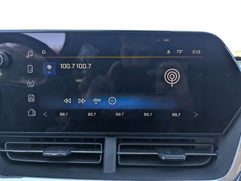 Used 2025 Chevrolet Trax LT w/ LT Convenience Package image 19