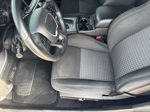 Used 2019 Dodge Charger R/T w/ Blacktop Package RWD image 22