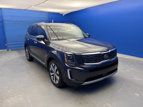 Used 2020 Kia Telluride S AWD/4WD image 2