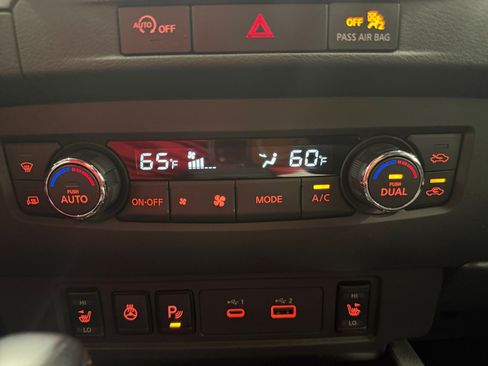 Used 2024 Nissan Frontier SV w/ SV Convenience Package RWD image 19