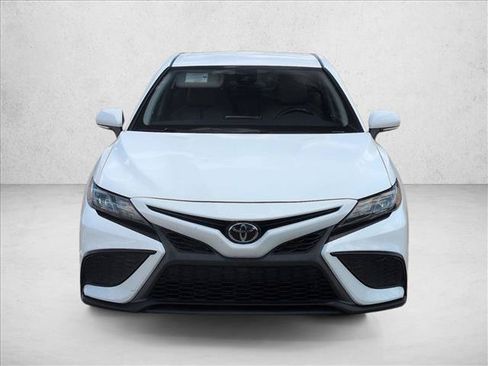 Used 2023 Toyota Camry SE FWD image 2