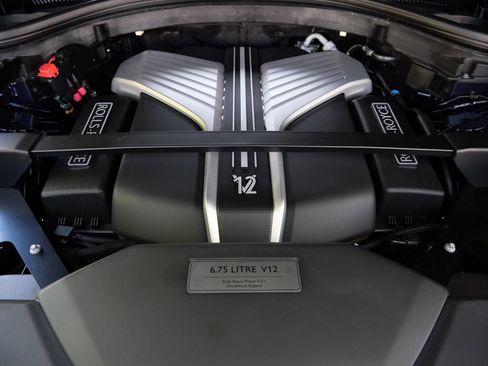 Used 2023 Rolls-Royce Cullinan w/ Cullinan Package AWD/4WD image 32