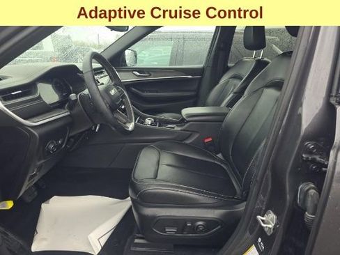 Used 2024 Jeep Grand Cherokee L Limited AWD/4WD image 10