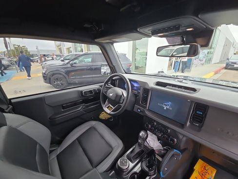 Used 2024 Ford Bronco Black Diamond image 10