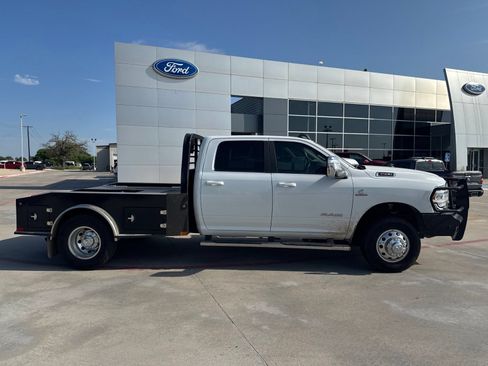 Used 2024 RAM 3500 Laramie AWD/4WD image 2