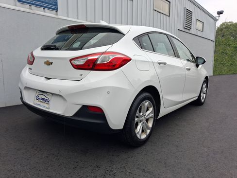 Used 2019 Chevrolet Cruze LT w/ Convenience Package FWD image 10