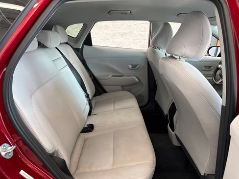 Used 2025 Hyundai Kona SEL AWD/4WD image 40