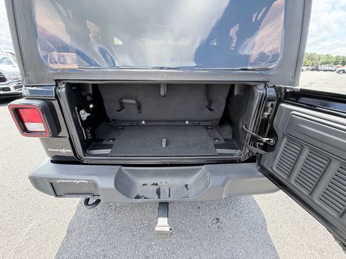 Used 2023 Jeep Wrangler Sport AWD/4WD image 9