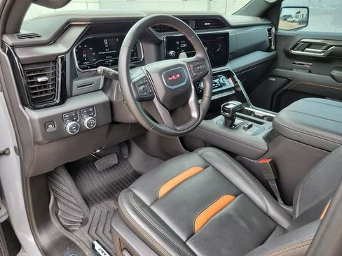 Used 2024 GMC Sierra 1500 AT4 w/ AT4 Premium Package AWD/4WD image 17