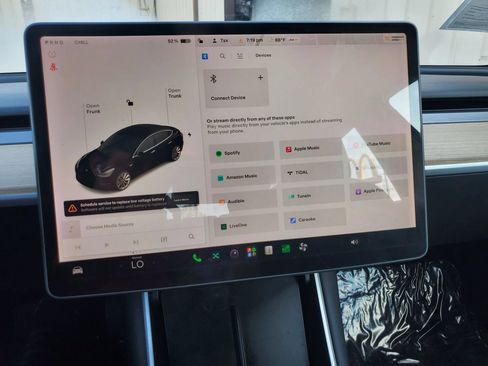 Used 2018 Tesla Model 3 Long Range RWD image 50